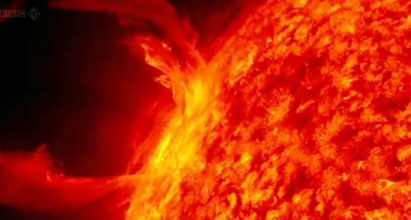 NASA deve levar humanos à Lua até 2026 para evitar as erupções do Sol