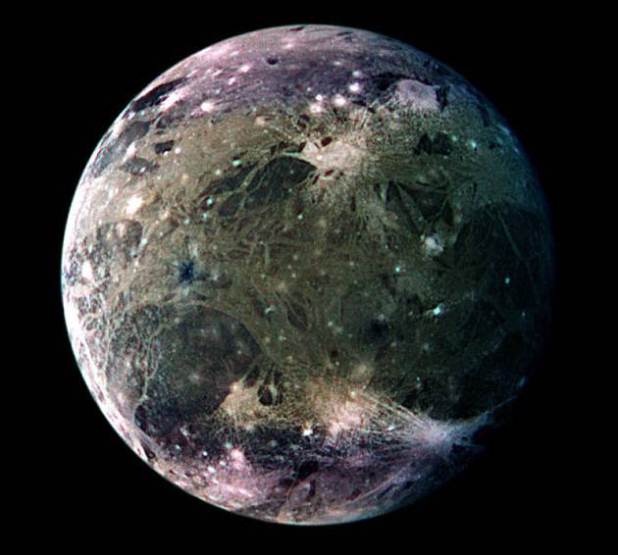 Hubble da NASA encontra evidência de vapor d'água em lua de Júpiter