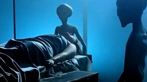 Razões pelas quais os alienígenas podem estar abduzindo humanos