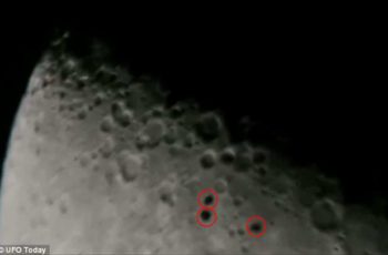 3 objetos passando na frente da Lua