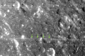 Misteriosas linhas retas são encontradas em superfície de lua de Saturno