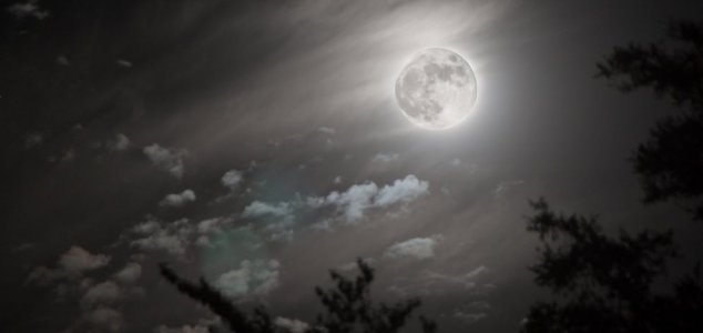 Brilhos e fenômenos misteriosos na Lua