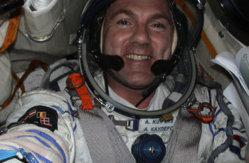 Astronauta da ISS disca acidentalmente número de emergência