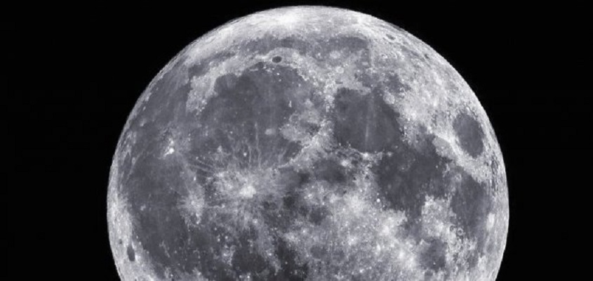 NASA descobre enormes depósitos potenciais de metais na Lua
