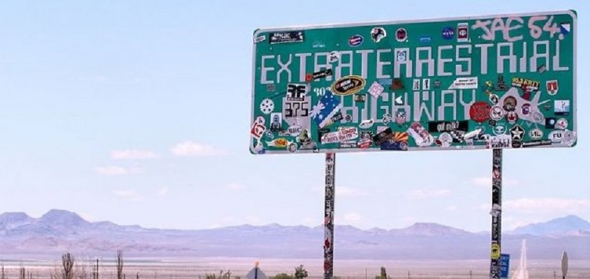 Placa "Extraterrestrial Highway" é retirada pelas autoridades
