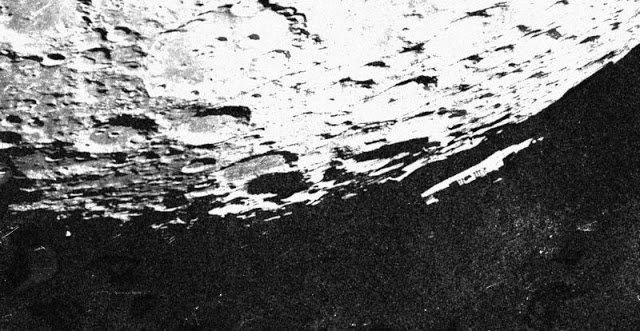 Pendrive é encontrado com imagens surpreendentes do século XX de planetas e OVNIs