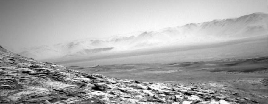 Névoa é fotografada pairando acima do solo de Marte