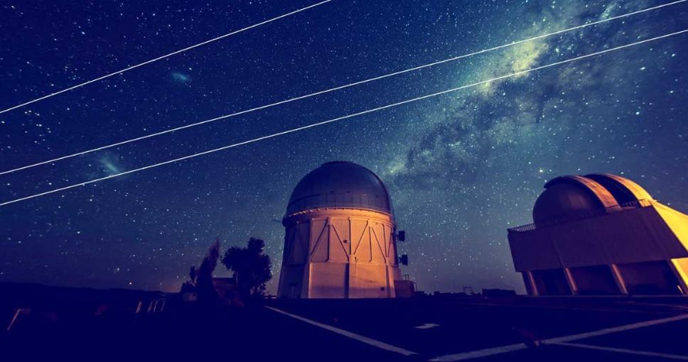 Astrônomos reclamam que os satélites da SpaceX estão bloqueando a visão das estrelas