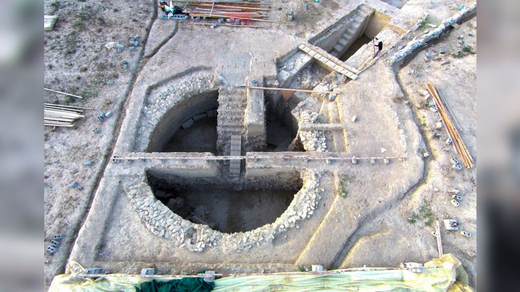 Túmulos antigos revestidos de ouro são descobertos na Grécia