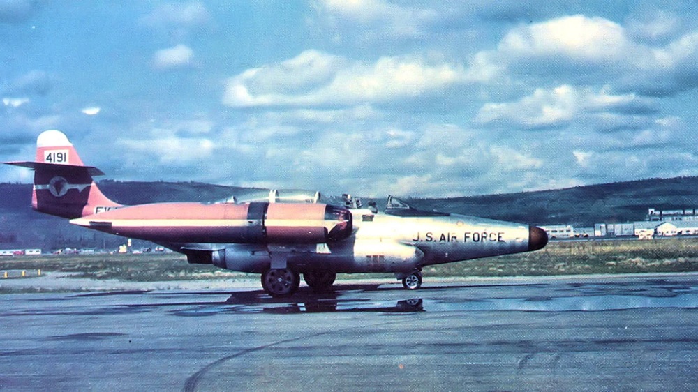 Jato da Força Aérea (EUA) desapareceu ao interceptar OVNI, em 1953