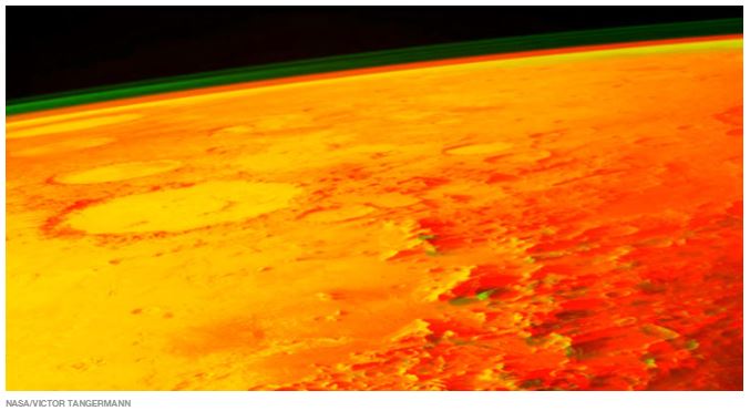 Sonda da NASA detecta estranhos brilhos no céu de Marte
