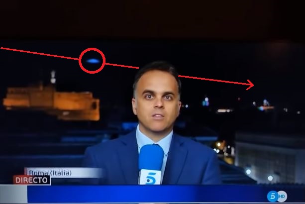 OVNI cruza o céu durante noticiário ao vivo em Roma