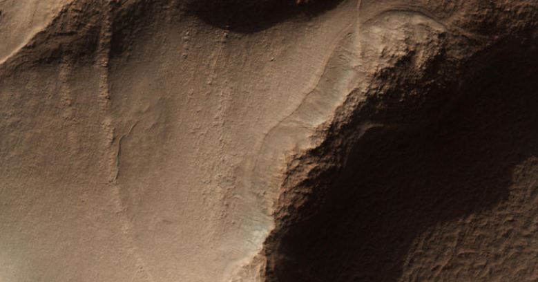 Cientistas encontram novas evidências de rios antigos em Marte