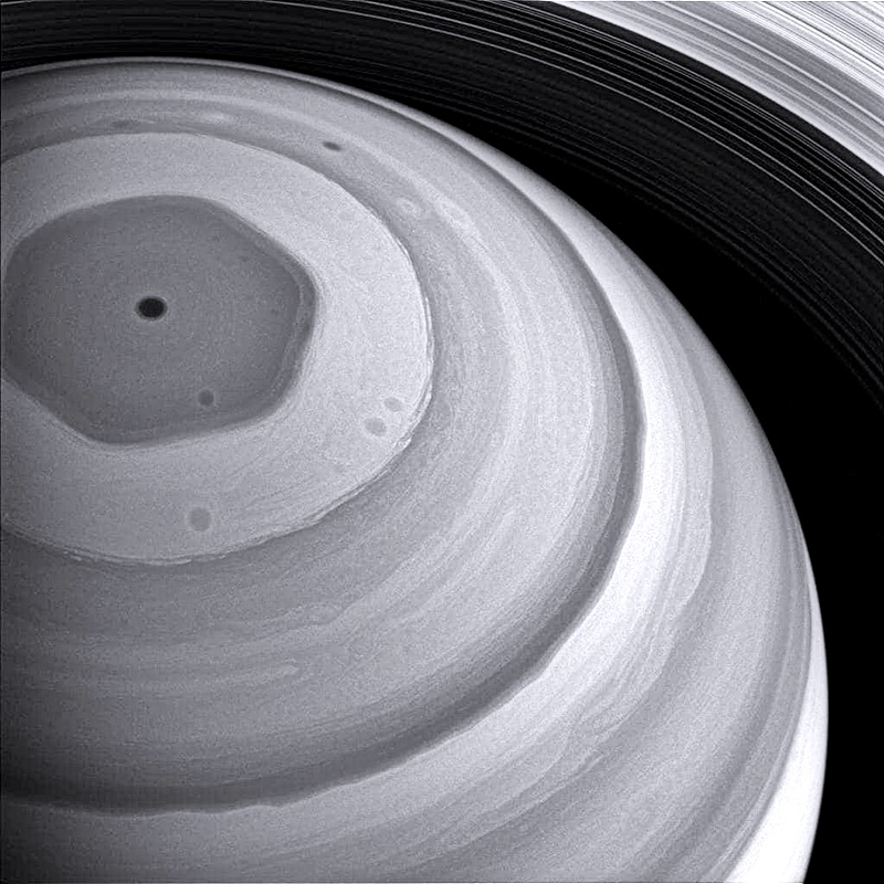 O misterioso hexágono de Saturno pode finalmente ter uma explicação