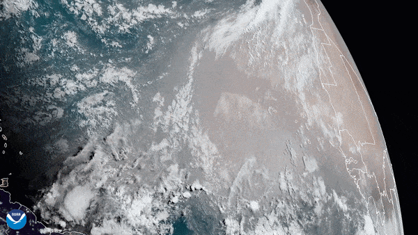 Maior nuvem de poeira do mundo cruza o Oceano Atlântico
