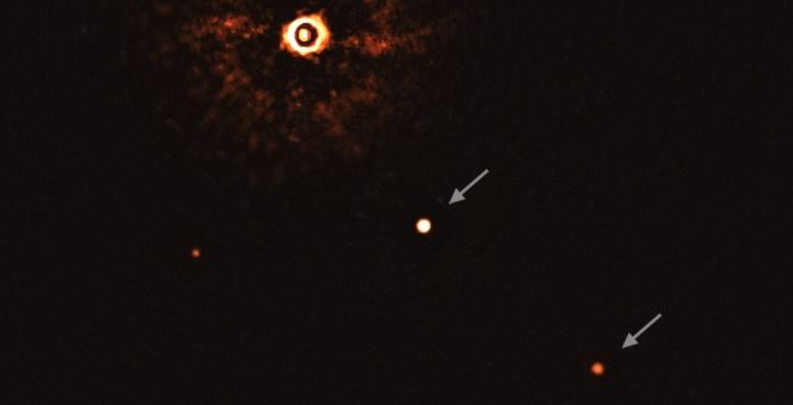 SENSACIONAL: ESO obteve primeira imagem de planetas com sua estrela 