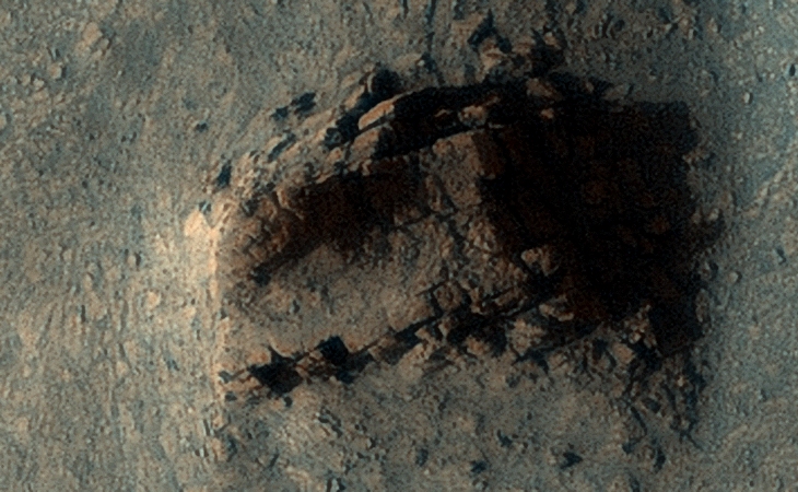 Seria esta uma antiga ruína em Marte, ou somente uma formação natural?