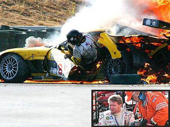 Dale Earnheardt Jr., astro da NASCAR diz que espírito o salvou de um acidente de carro em chamas