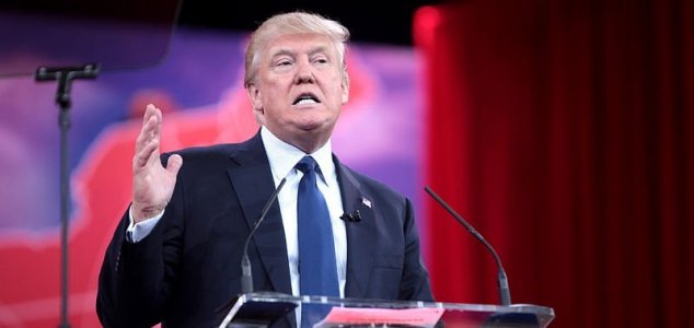 Donald Trump insinua "transparência total" sobre os OVNIs
