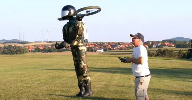 Homem com jetpack perto de aeroporto pode ter sido um drone