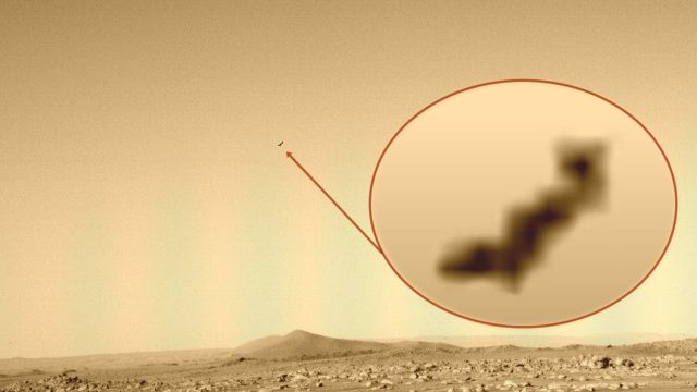 Perseverance fotografa "objeto" estranho no céu de Marte