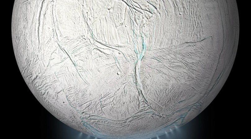 Oceano subterrâneo em Encélado, lua de Júpiter, está se agitando