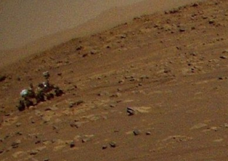 Helicóptero da NASA em Marte tira foto do jipe-sonda Perseverance