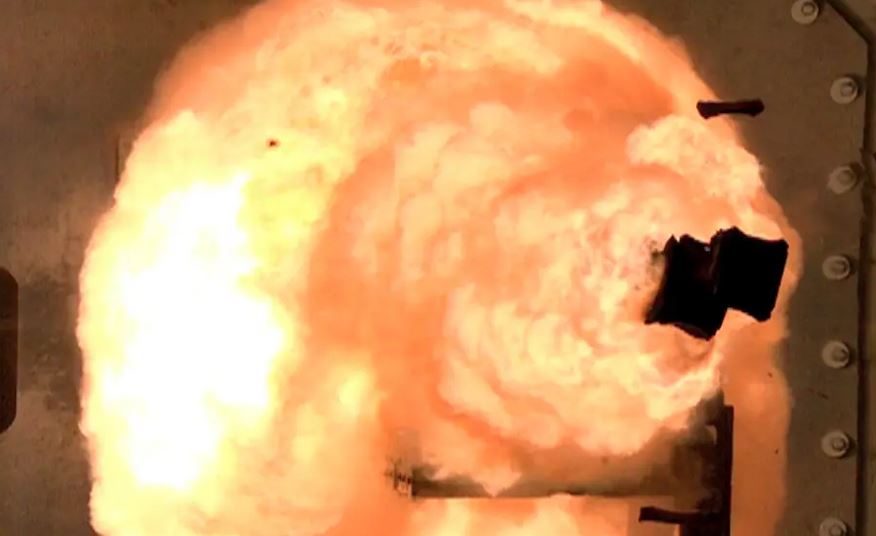 Marinha dos EUA abandona canhão futurista, projeta mísseis hipersônicos
