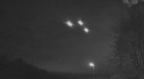 OVNI triangular é filmado por câmera da campainha na Inglaterra