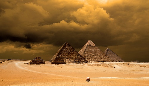 O que há abaixo das pirâmides do Egito? O que as autoridades escondem?