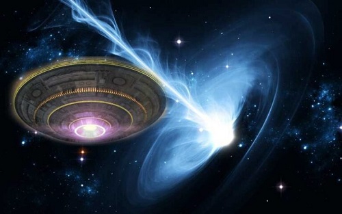 Pesquisador russo explicou como os OVNIs viajam pelo universo