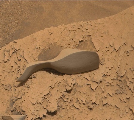 Jipe-sonda Curiosity captura algo estranho em Marte