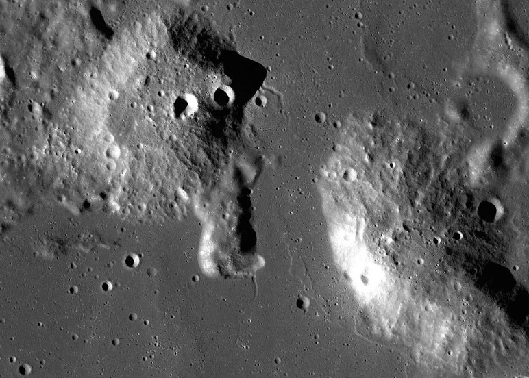 NASA diz que é prioridade investigar misteriosas cúpulas na Lua