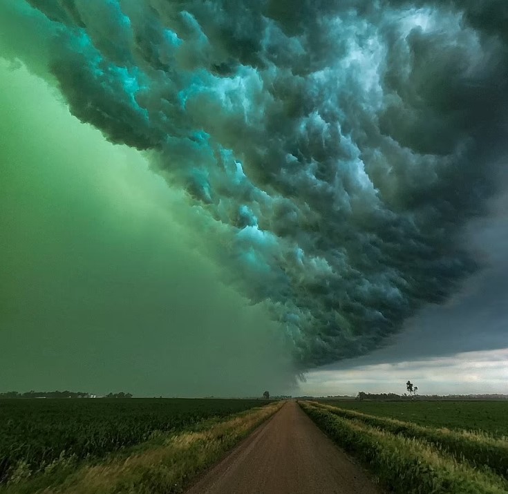 Estranha tormenta deixa o céu verde nos  Estados Unidos
