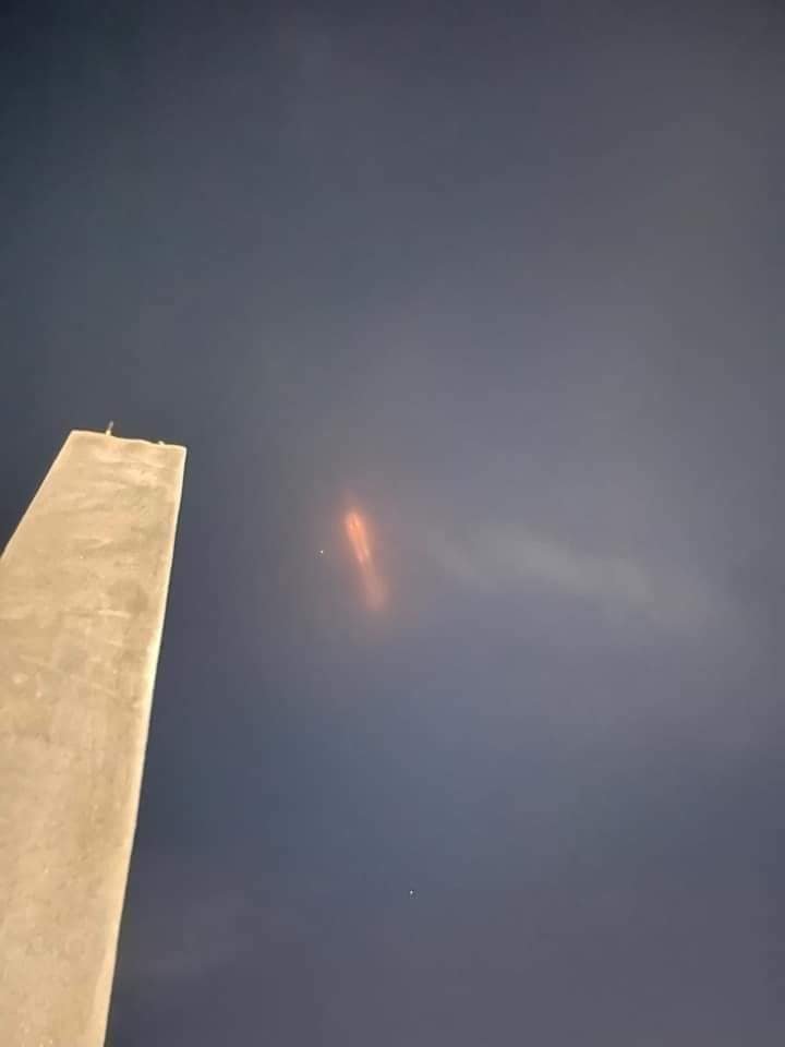Misterioso pilar de luz aparece no céu em Tamaulipas e Veracruz, no México