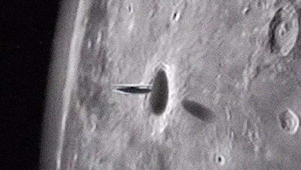 2018: Objeto desconhecido cai na Lua e NASA tenta esconder o fato