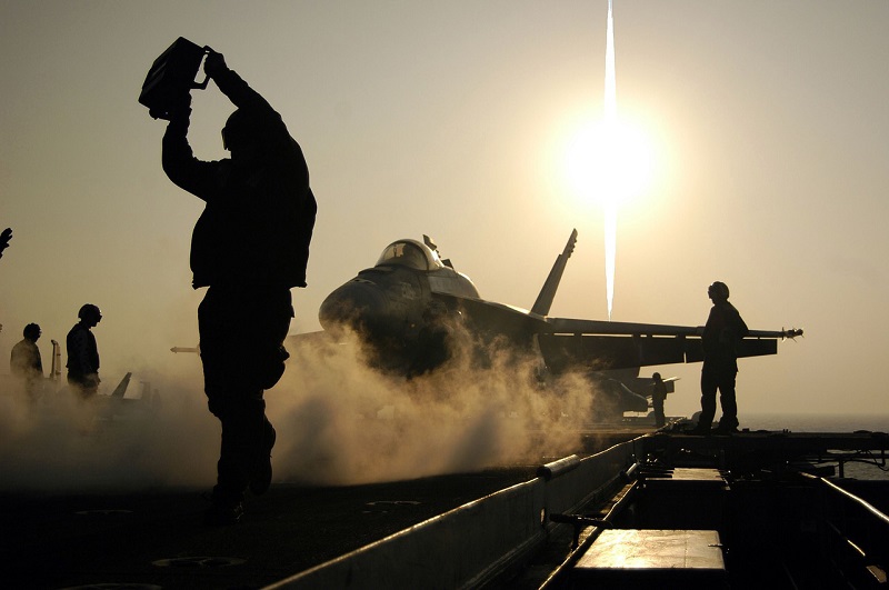 Marinheiros dos EUA: "avistamento de OVNI foi arrancado do diário de bordo"