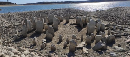 Stonehenge espanhol aparece após seca de rio