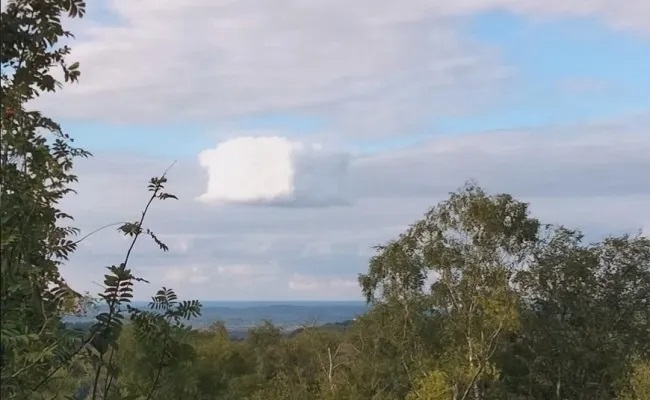 Estranha nuvem em formato de cubo é filmada na Inglaterra