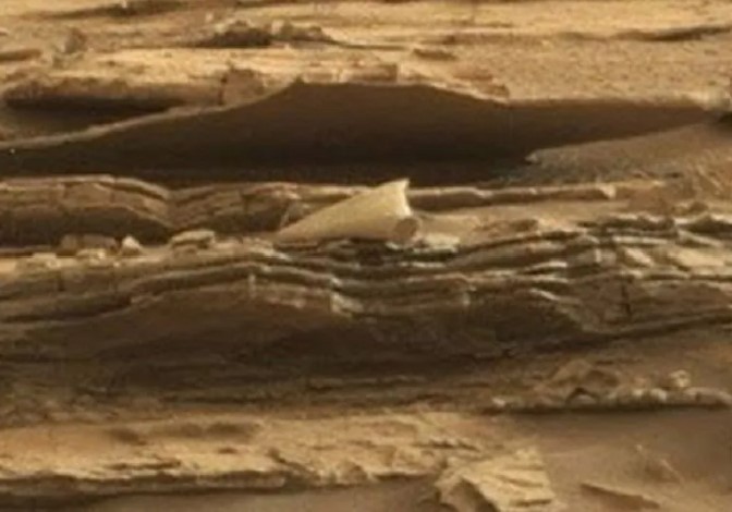 Objeto artificial incomum é fotografado em Marte