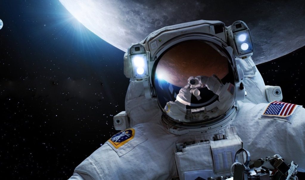 Humanos viverão na Lua em 2030, diz chefe da Orion da NASA