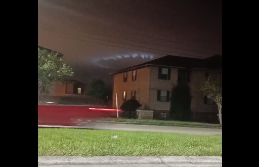 Enorme OVNI aparece sobre Orlando depois de grande estrondo