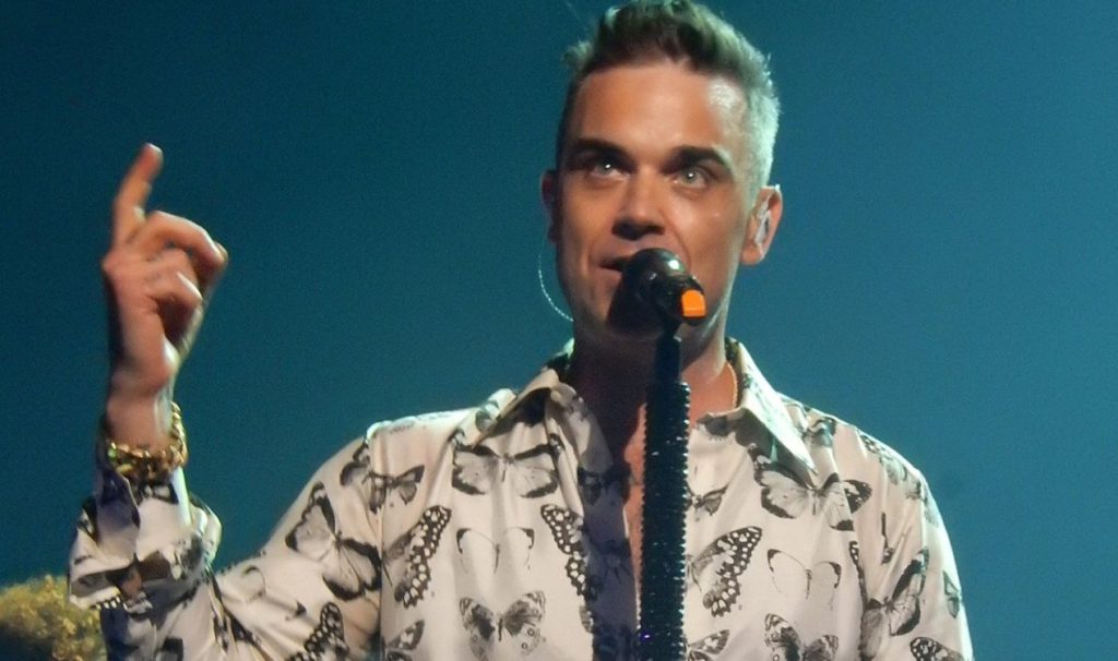 Robbie Williams considerou carreira como caçador de OVNIs
