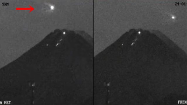 Webcam captura bola de luz voando sobre o vulcão na Indonésia