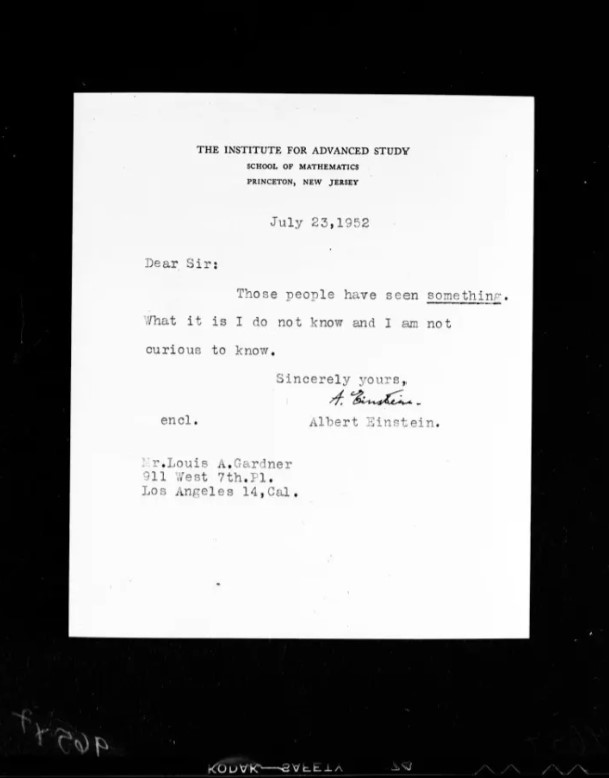 A carta de Albert Einstein sobre OVNIs