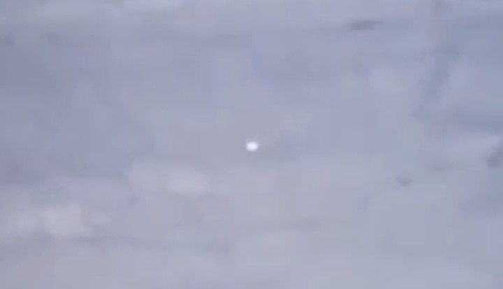 Há imagens do pouso de OVNI em Holloman AFB com alienígenas saindo