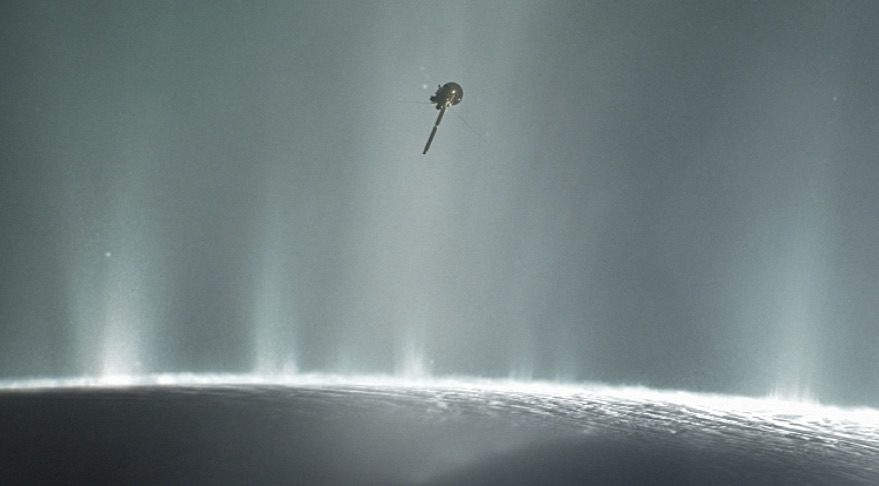 É possível encontrar vida em lua de Saturno estudando seus anéis