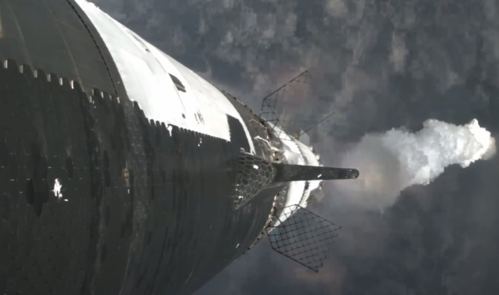 Starship sobe aos céus em terceiro voo de teste bem-sucedido