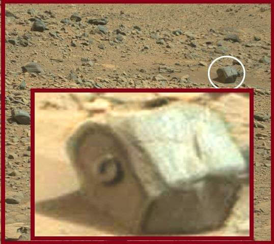 Jipe-sonda Curiosity fotografa estranha rocha quadrada em Marte